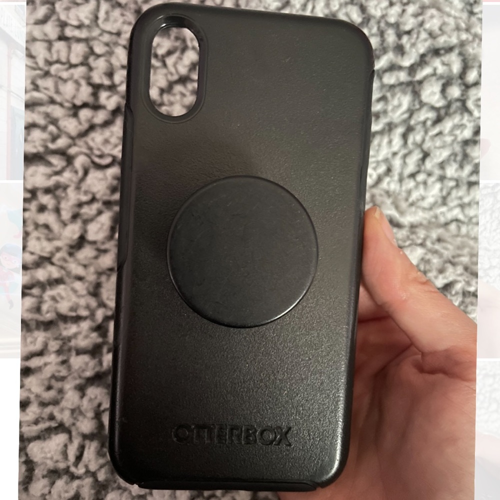 iPhone XS Otterbox with Popsocket Case